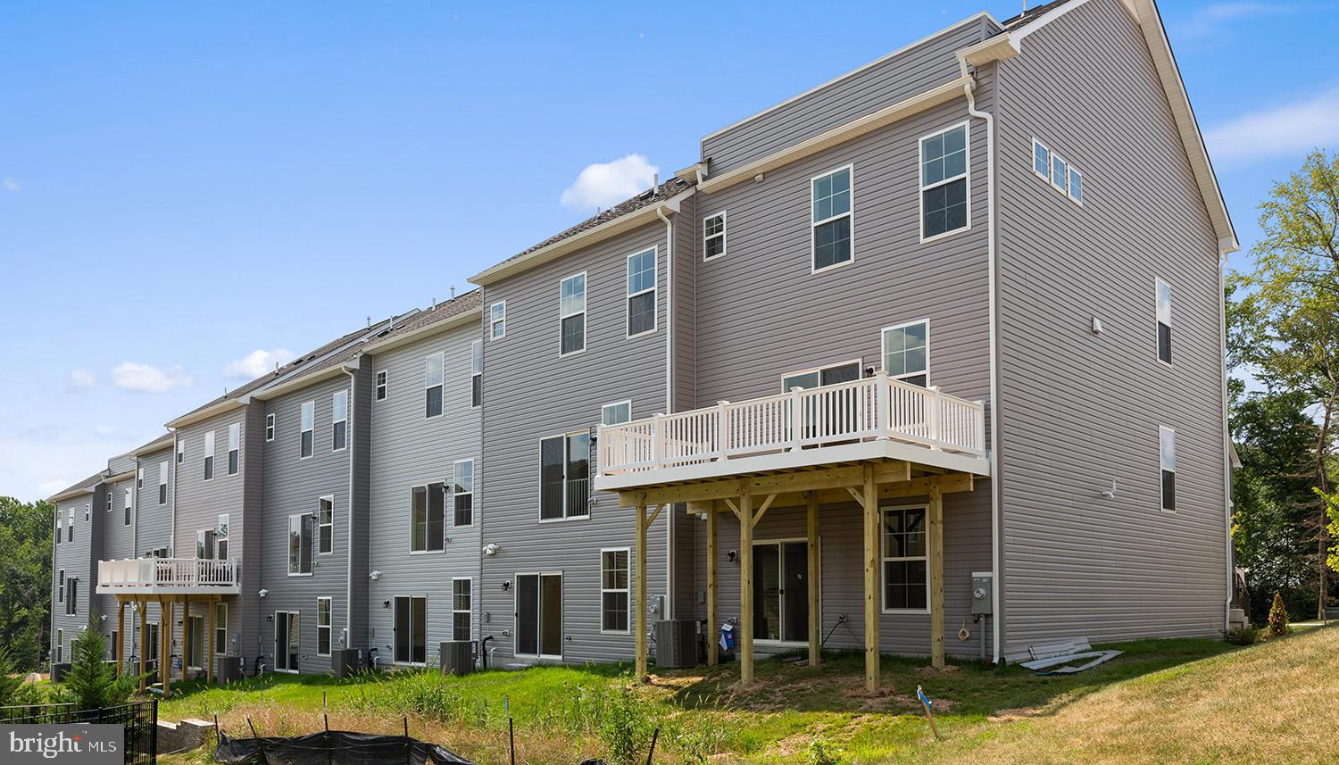 ARUNDEL GROVE - Residential