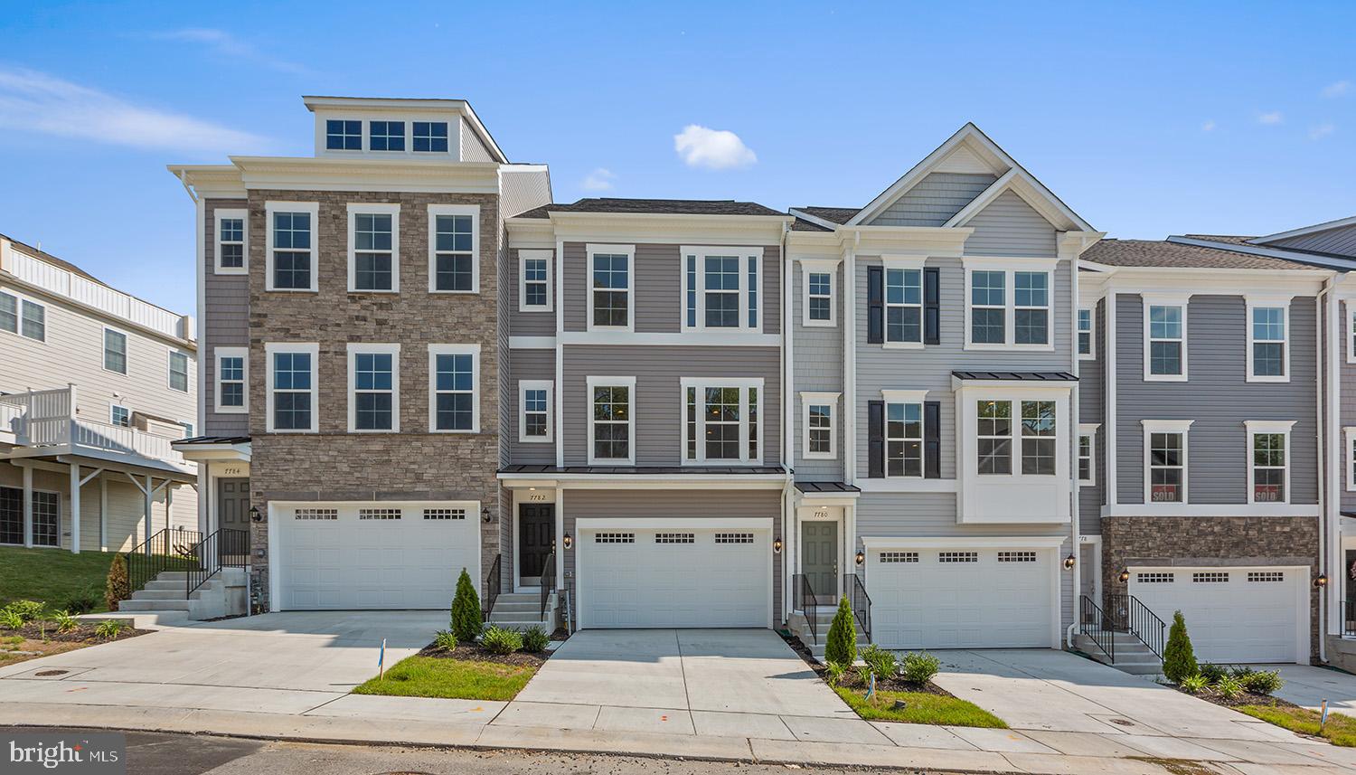 ARUNDEL GROVE - Residential