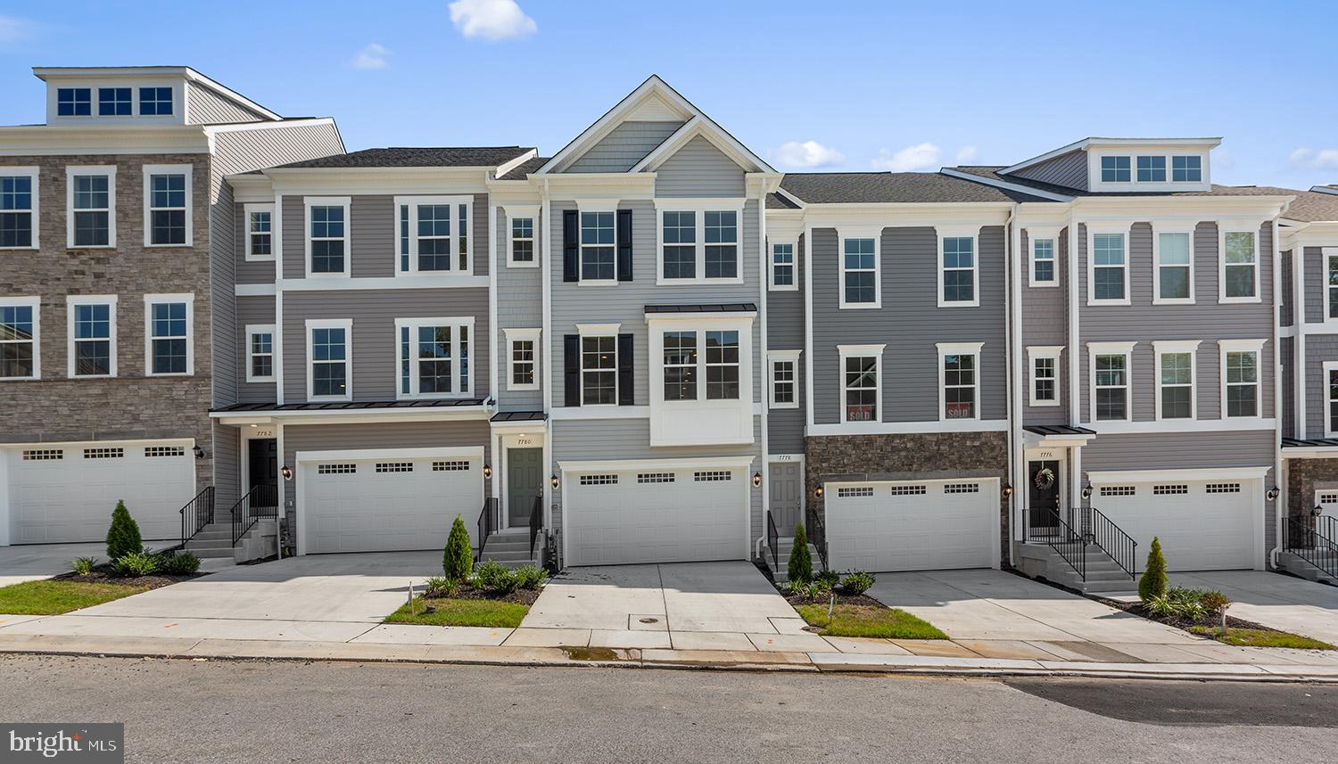 ARUNDEL GROVE - Residential