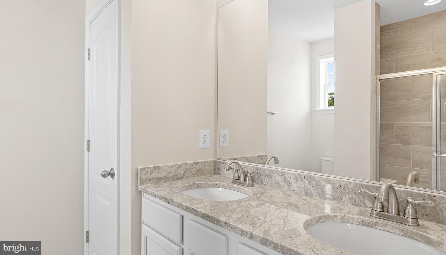 ARUNDEL GROVE - Residential