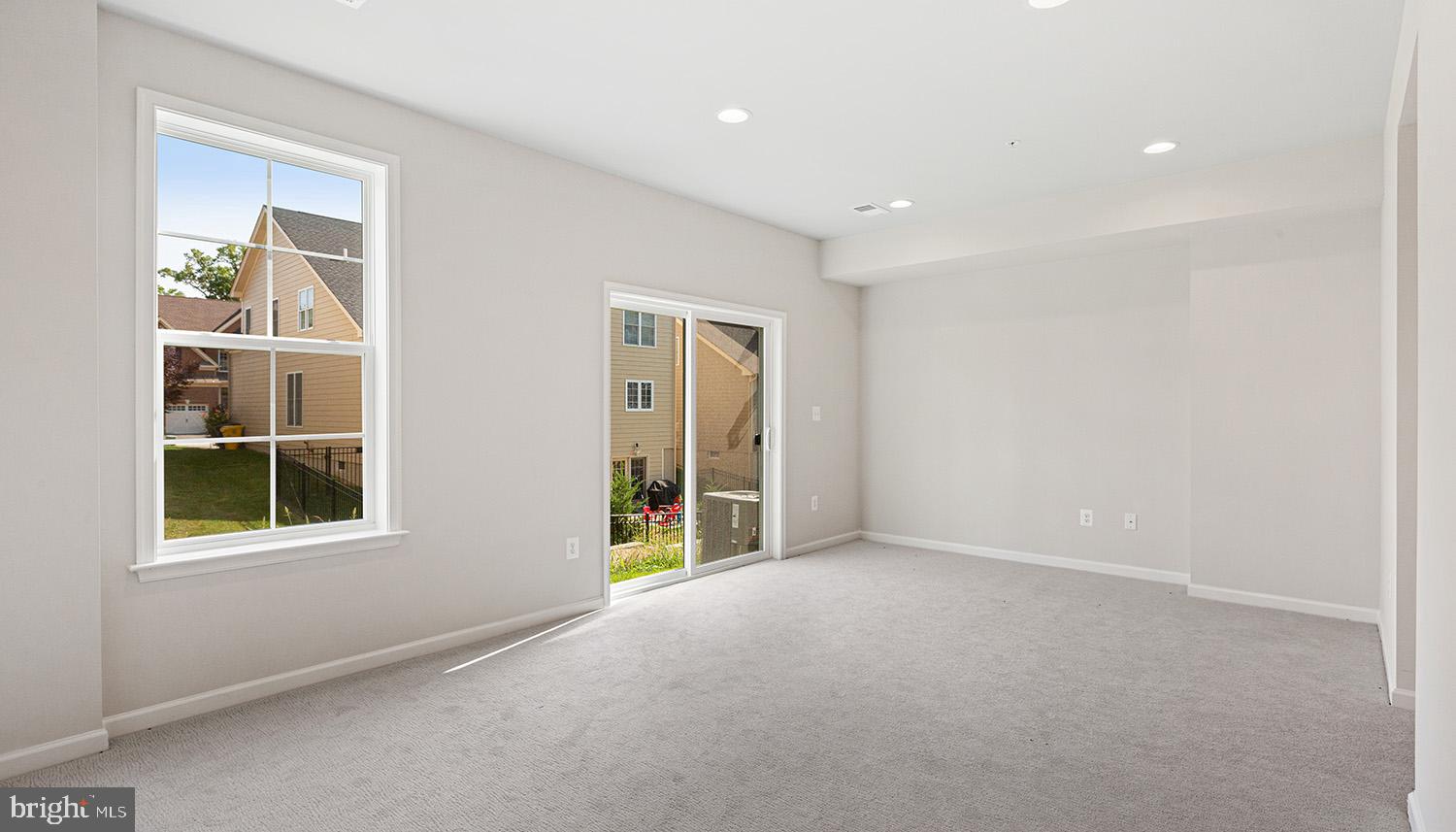 ARUNDEL GROVE - Residential