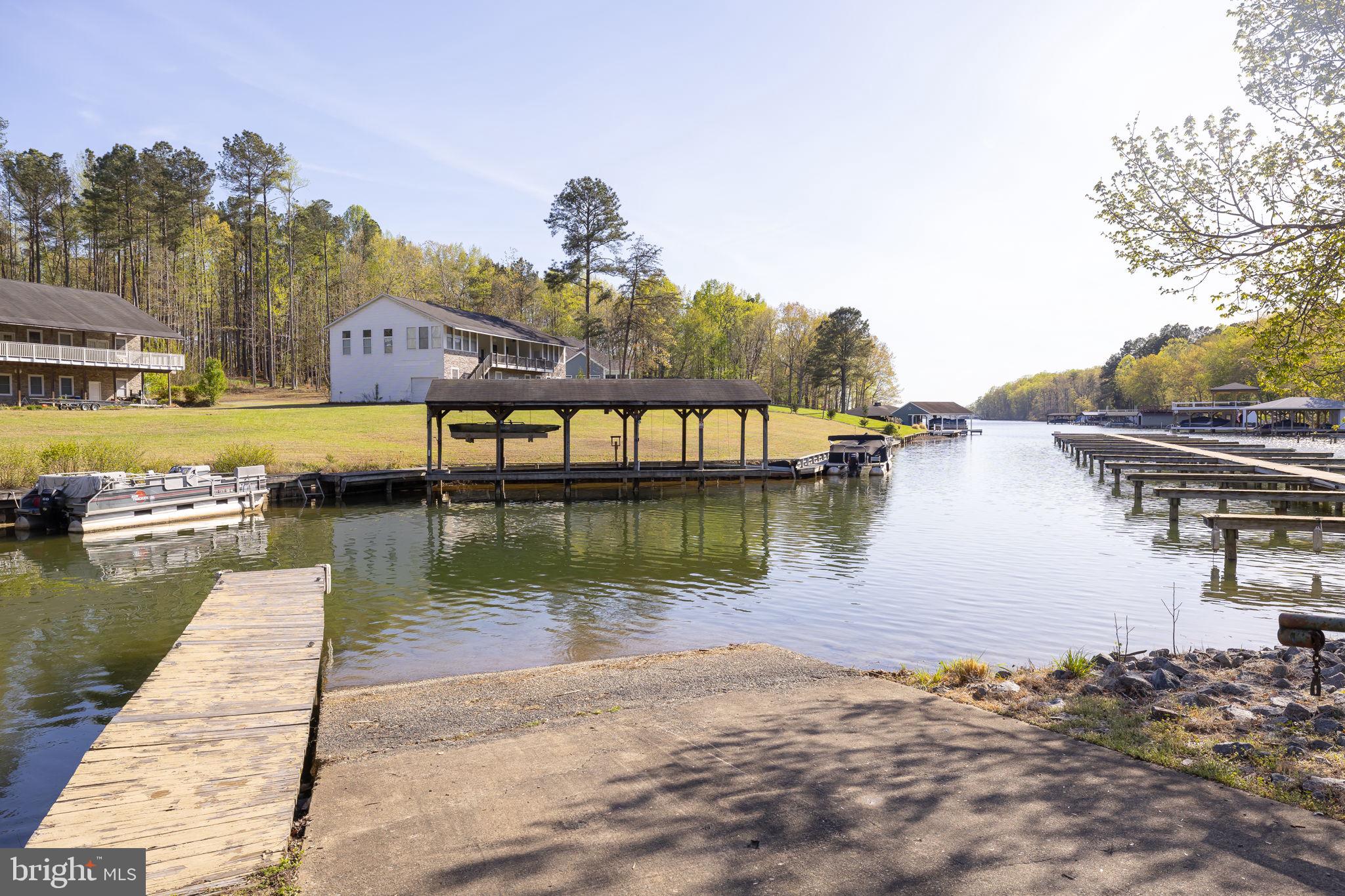 ROCKLAND CREEK ESTATES - Residential