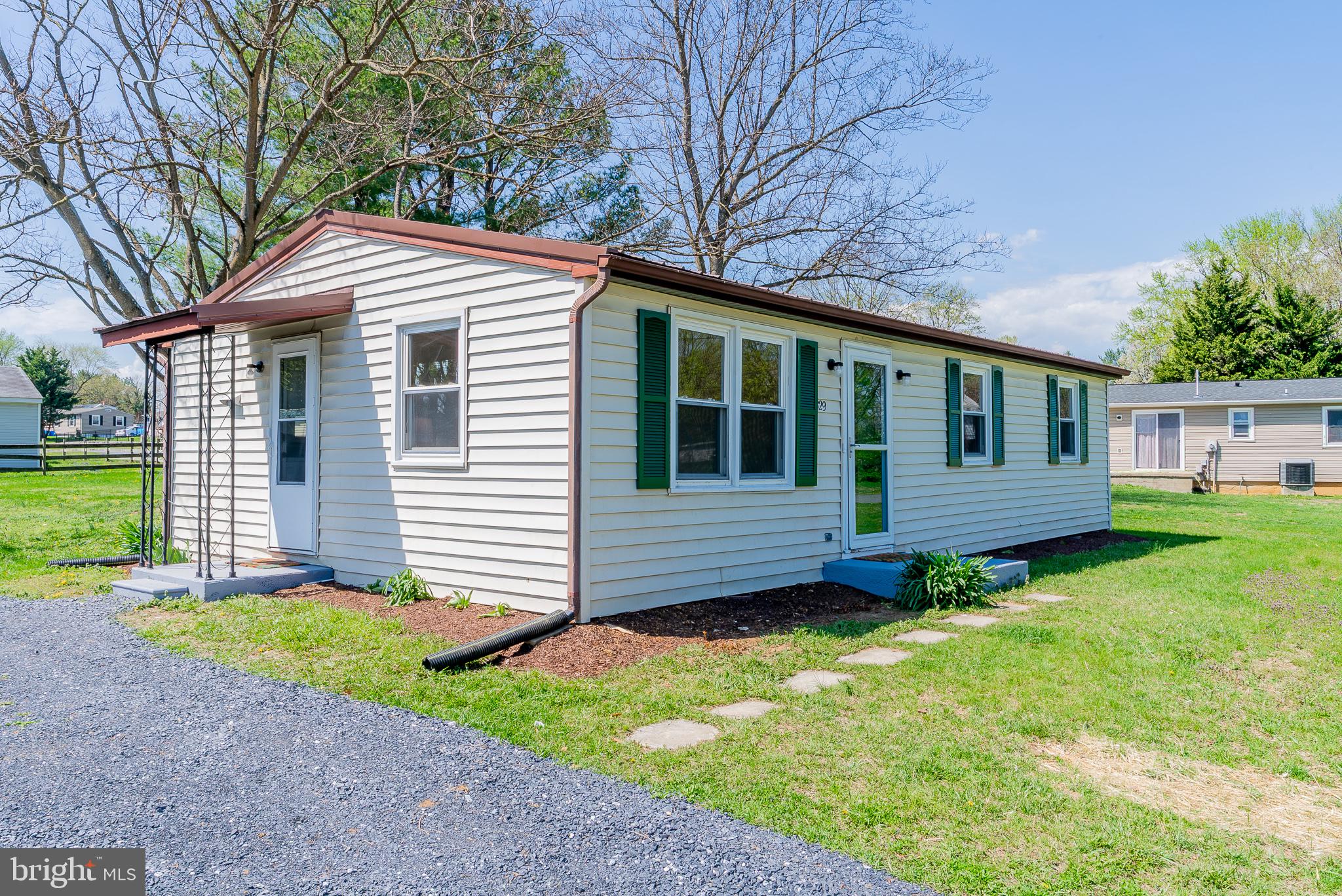 DUTCH LANE - Residential