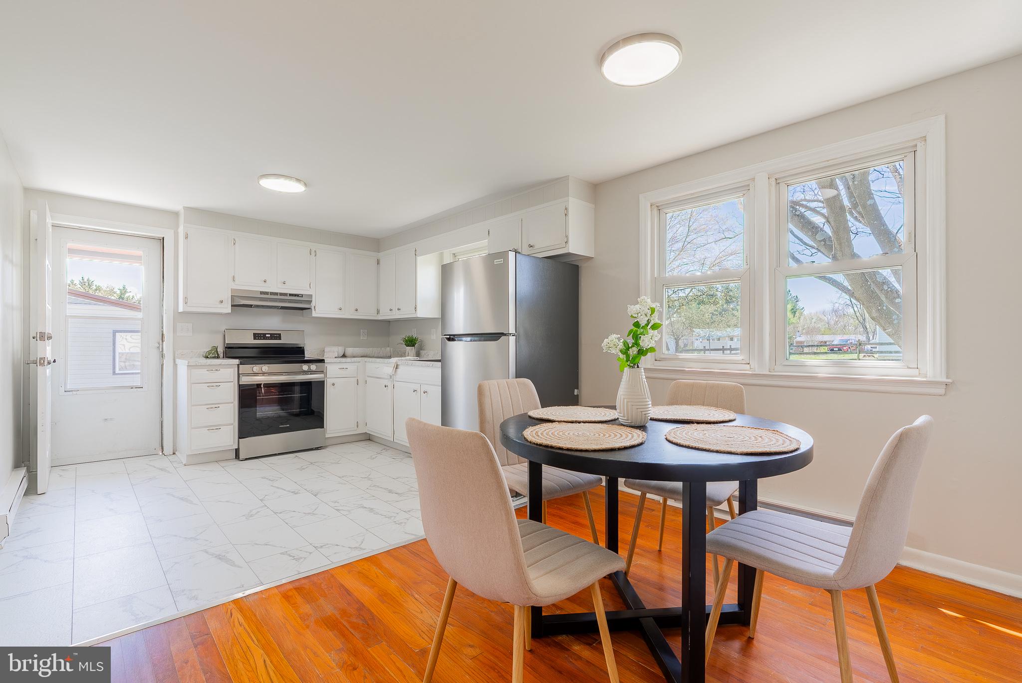 DUTCH LANE - Residential