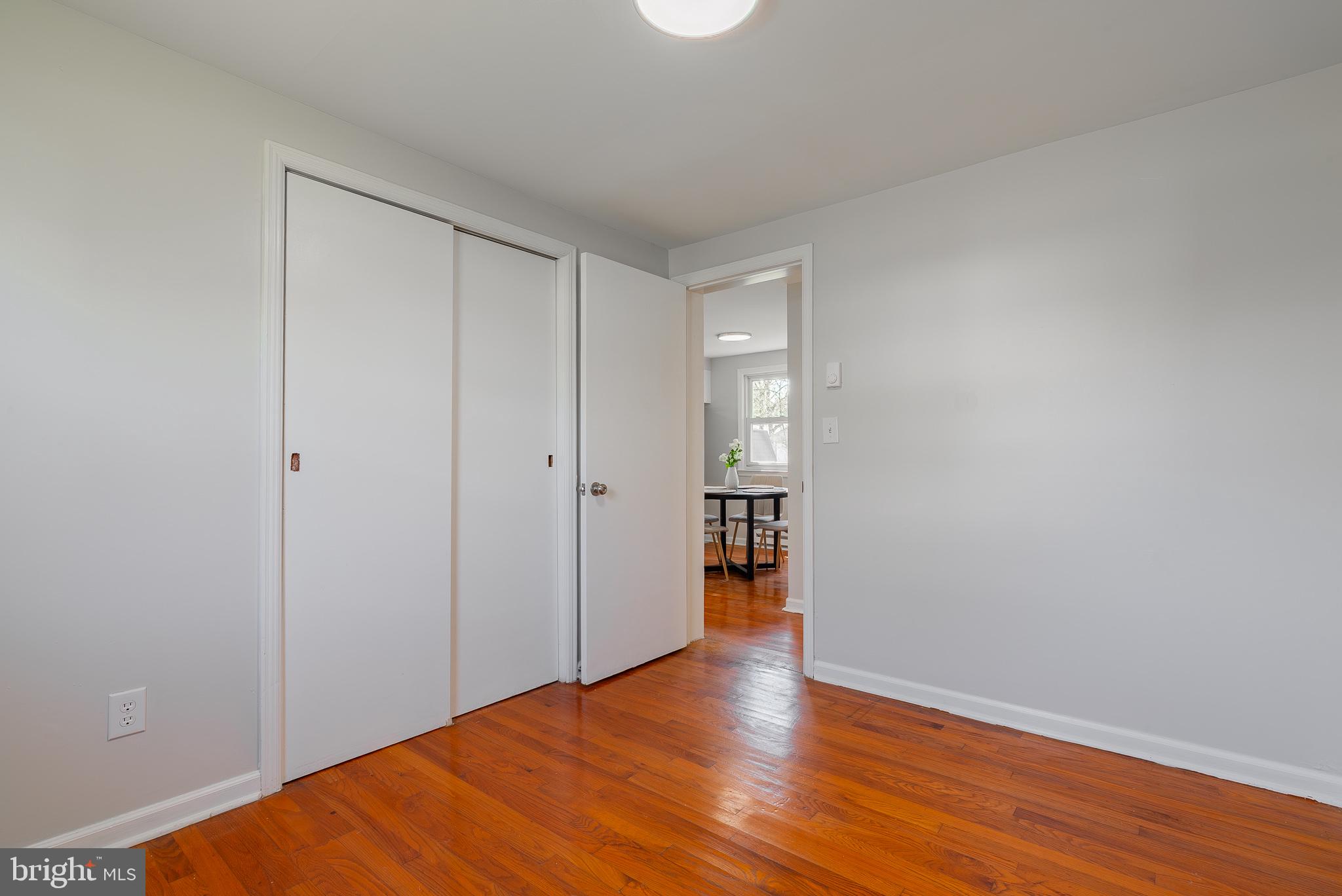 DUTCH LANE - Residential