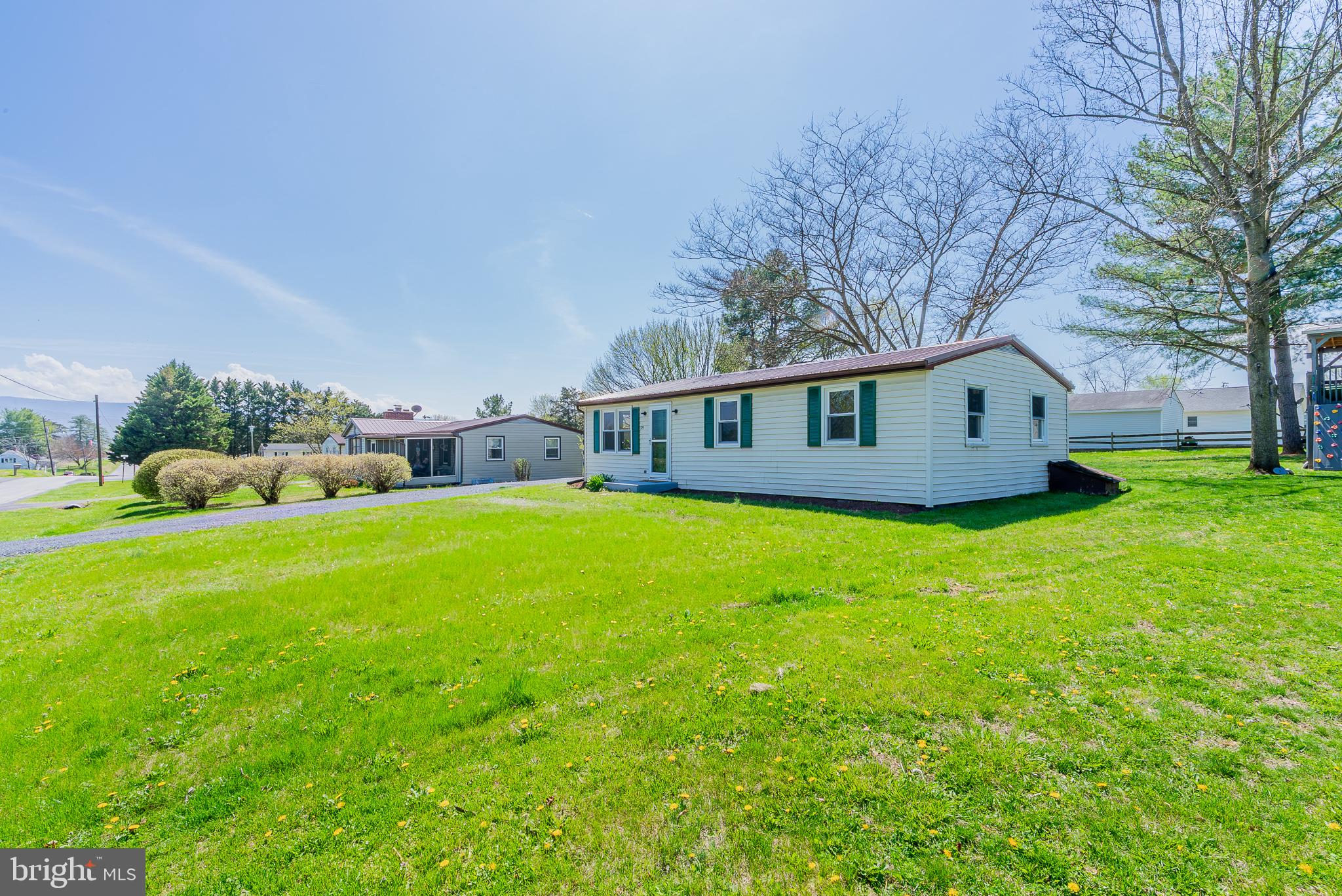 DUTCH LANE - Residential