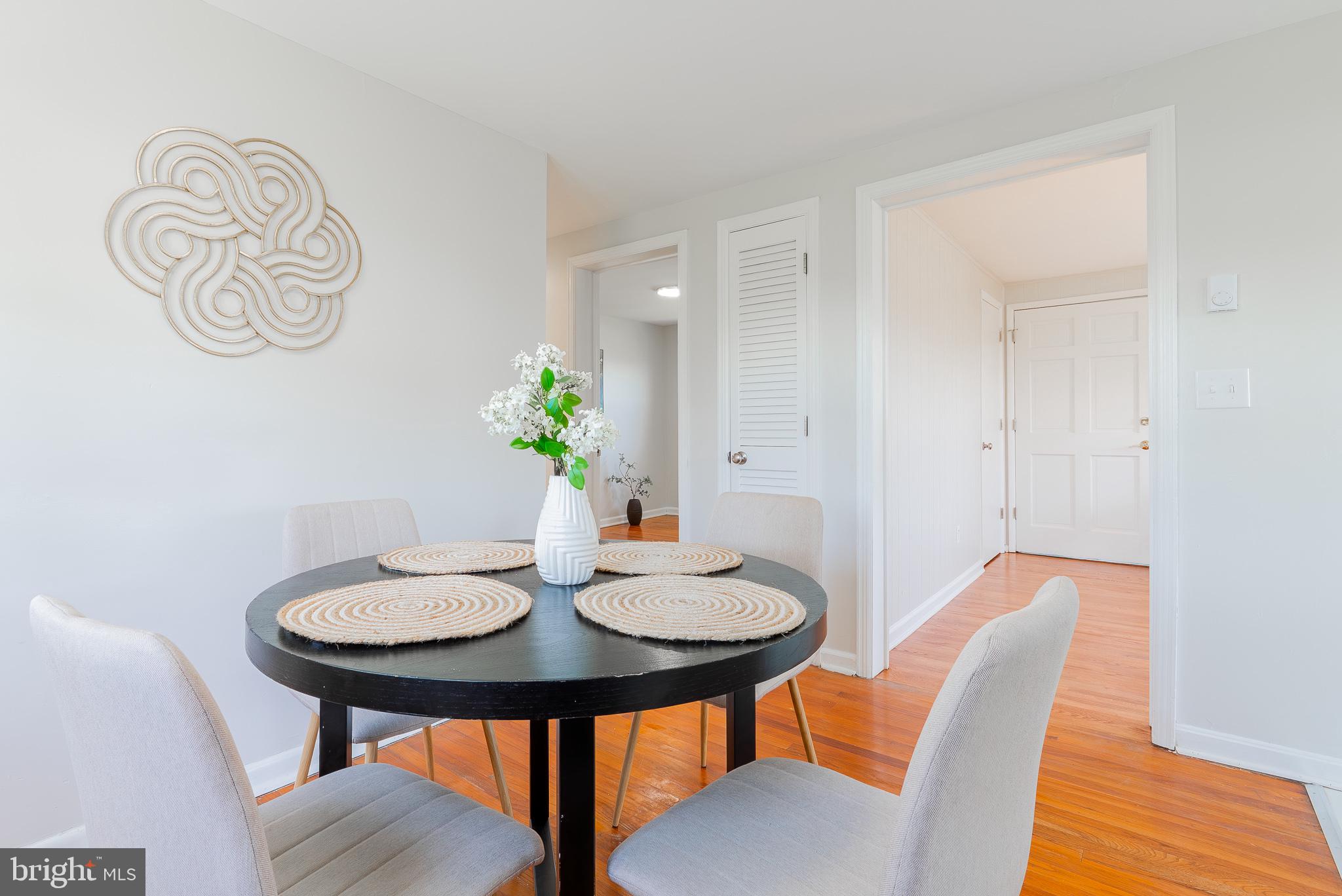 DUTCH LANE - Residential