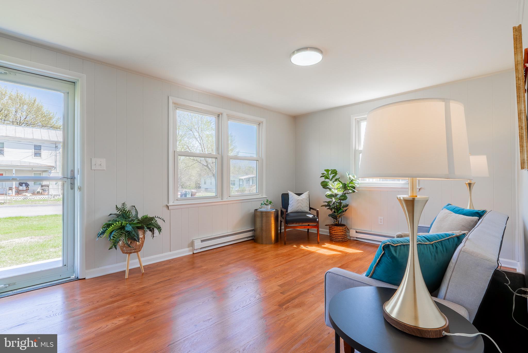 DUTCH LANE - Residential