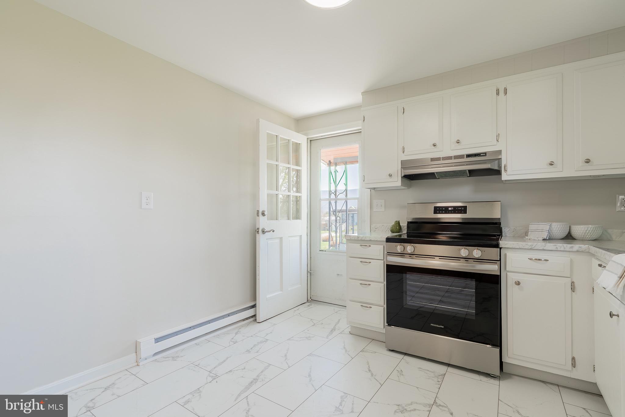 DUTCH LANE - Residential