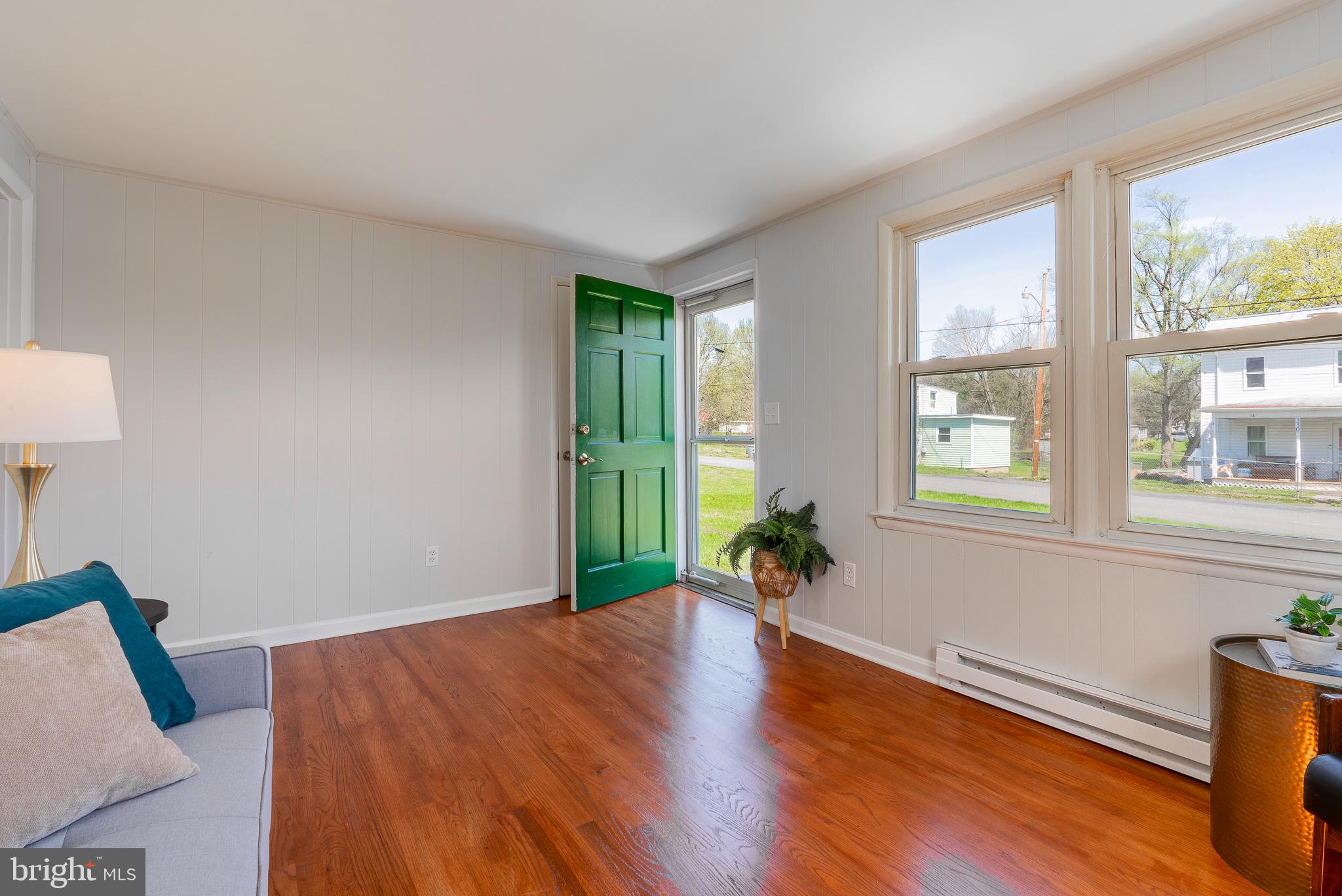 DUTCH LANE - Residential