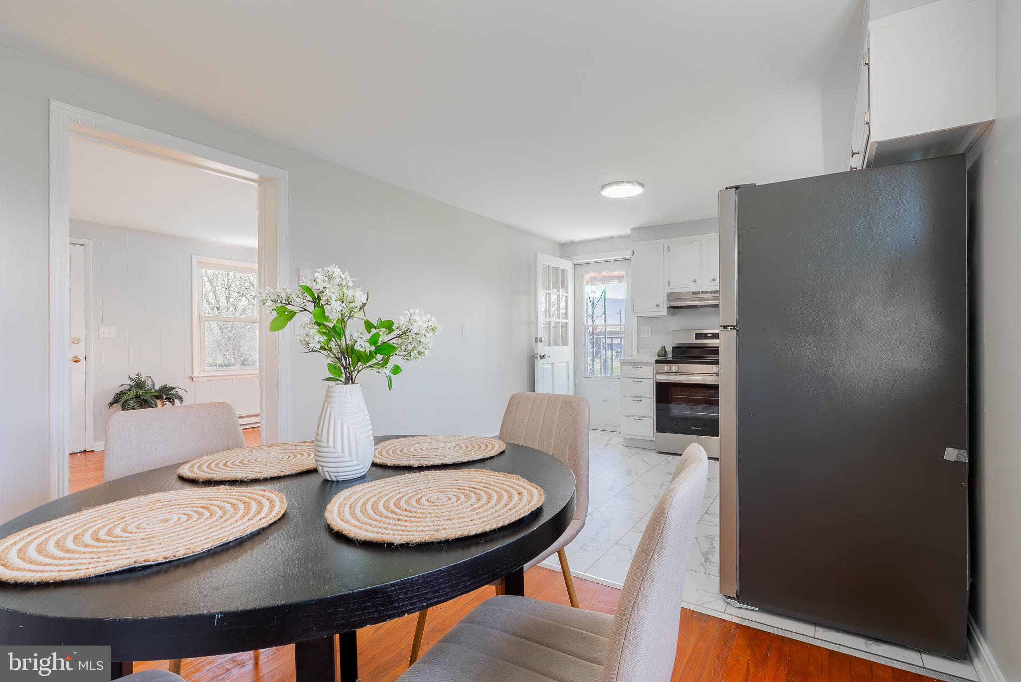 DUTCH LANE - Residential