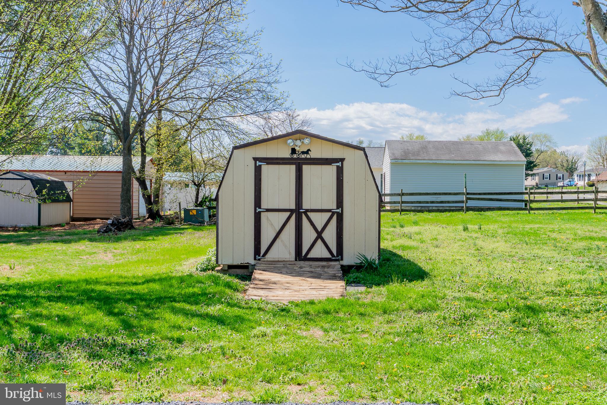 DUTCH LANE - Residential