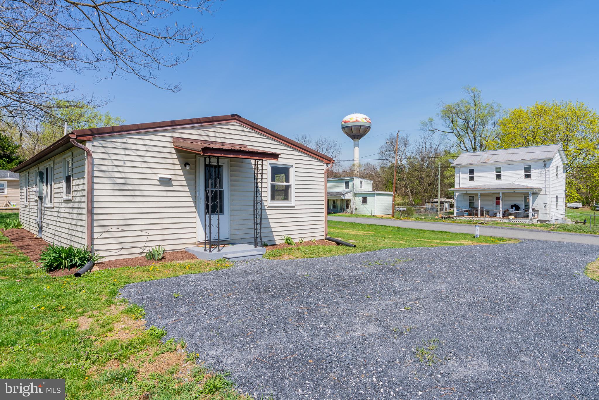 DUTCH LANE - Residential