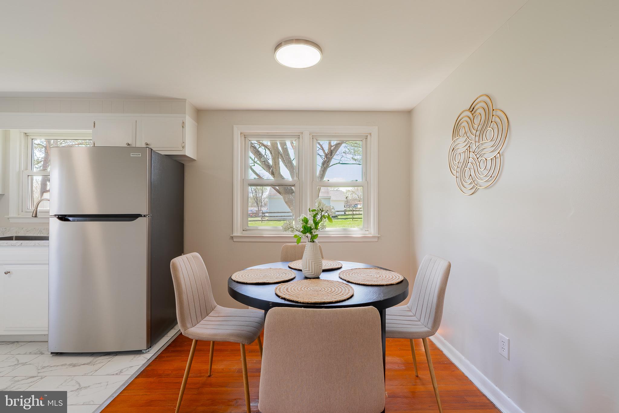 DUTCH LANE - Residential