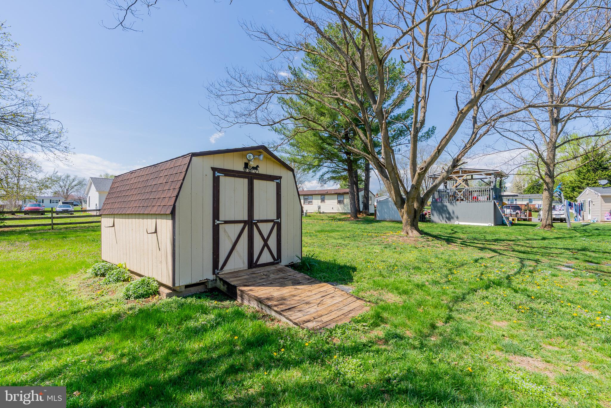 DUTCH LANE - Residential