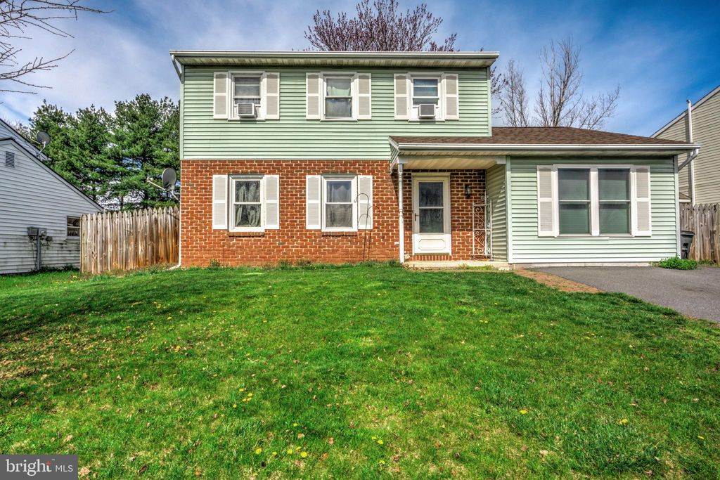 Photo of 842 Evergreen Street, Denver, PA 17517 (MLS # PALA2049346)