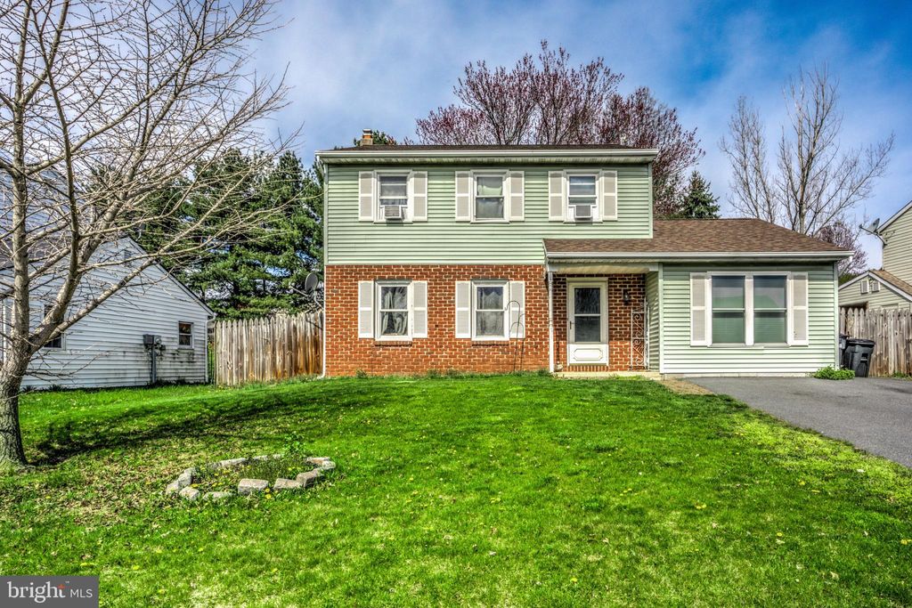 Photo of 842 Evergreen Street, Denver, PA 17517 (MLS # PALA2049346)