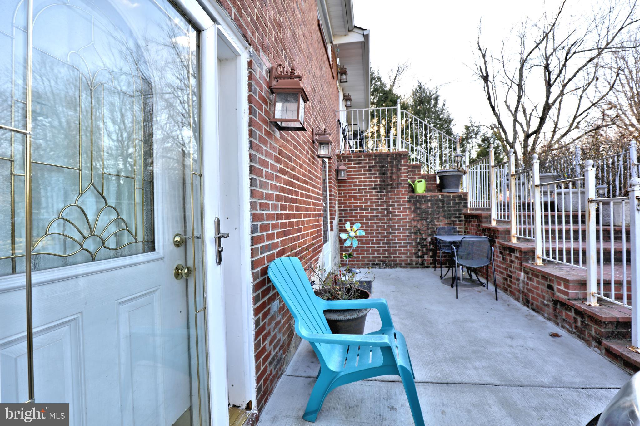 BROYHILL CREST - Residential Lease