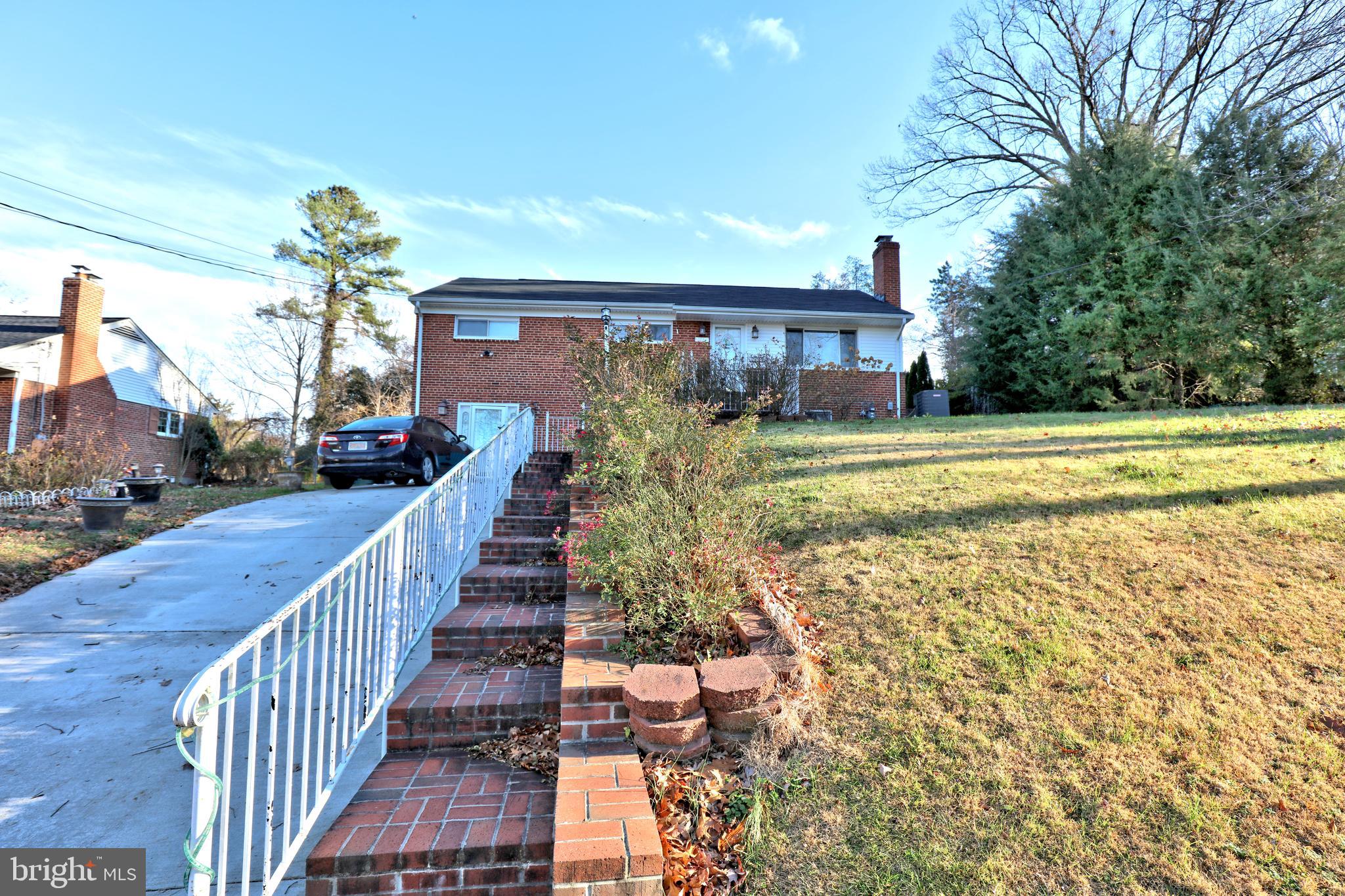 BROYHILL CREST - Residential Lease