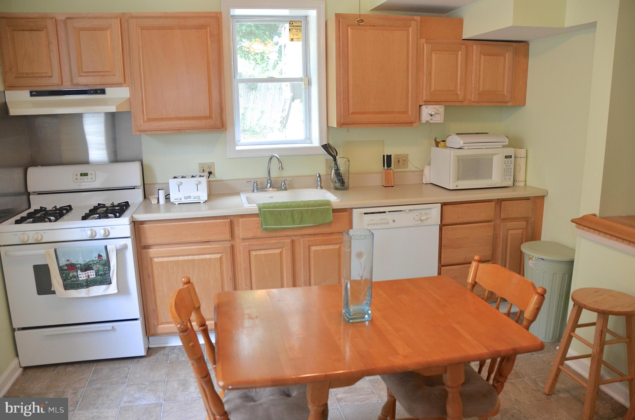 WOODLAND BEACH - Residential