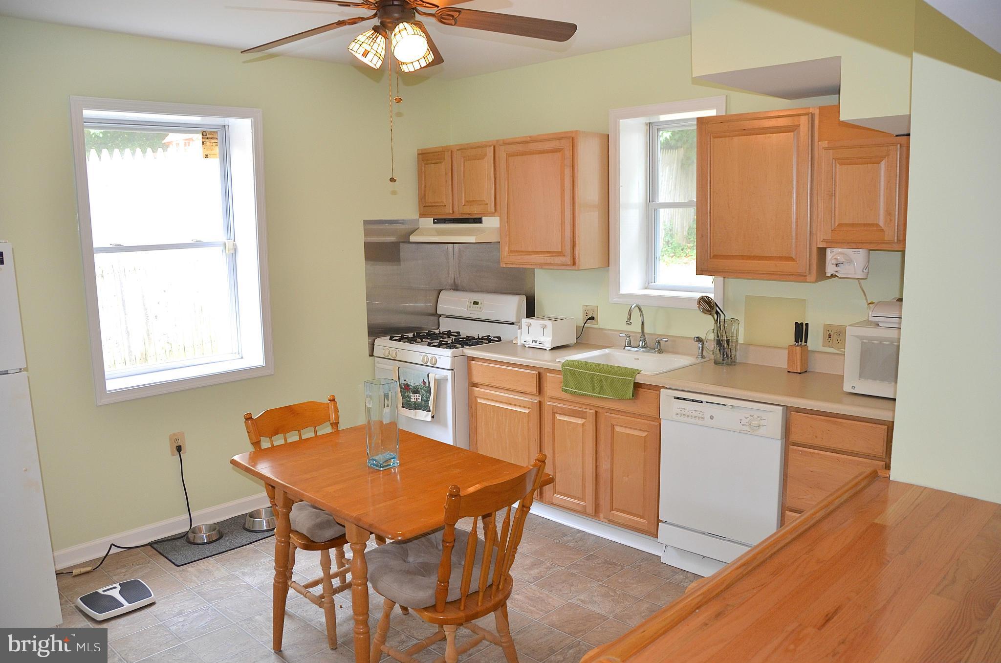 WOODLAND BEACH - Residential