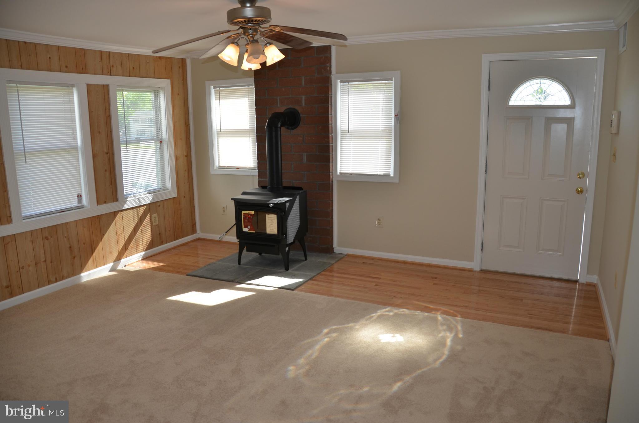 WOODLAND BEACH - Residential