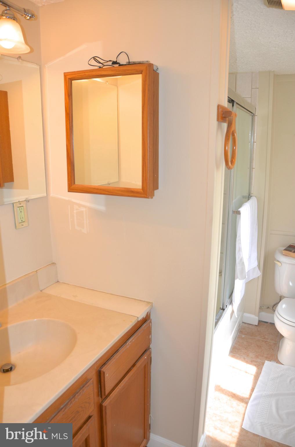 WOODLAND BEACH - Residential