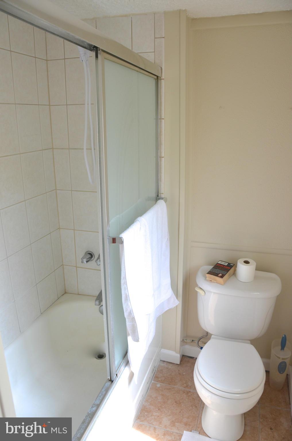 WOODLAND BEACH - Residential