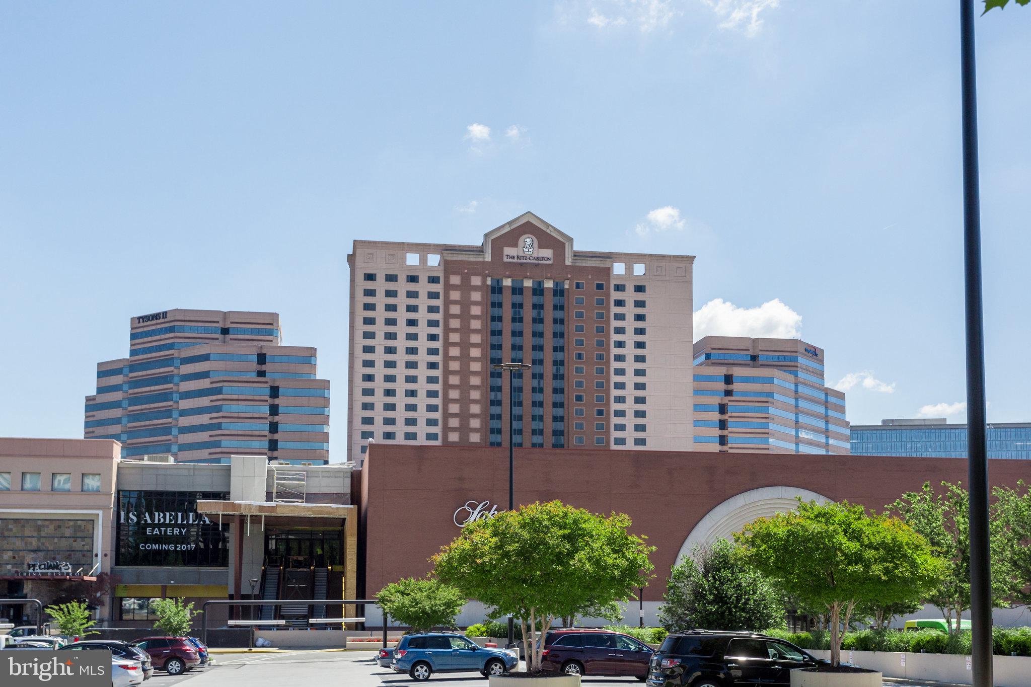 MC LEAN HAMLET - Residential