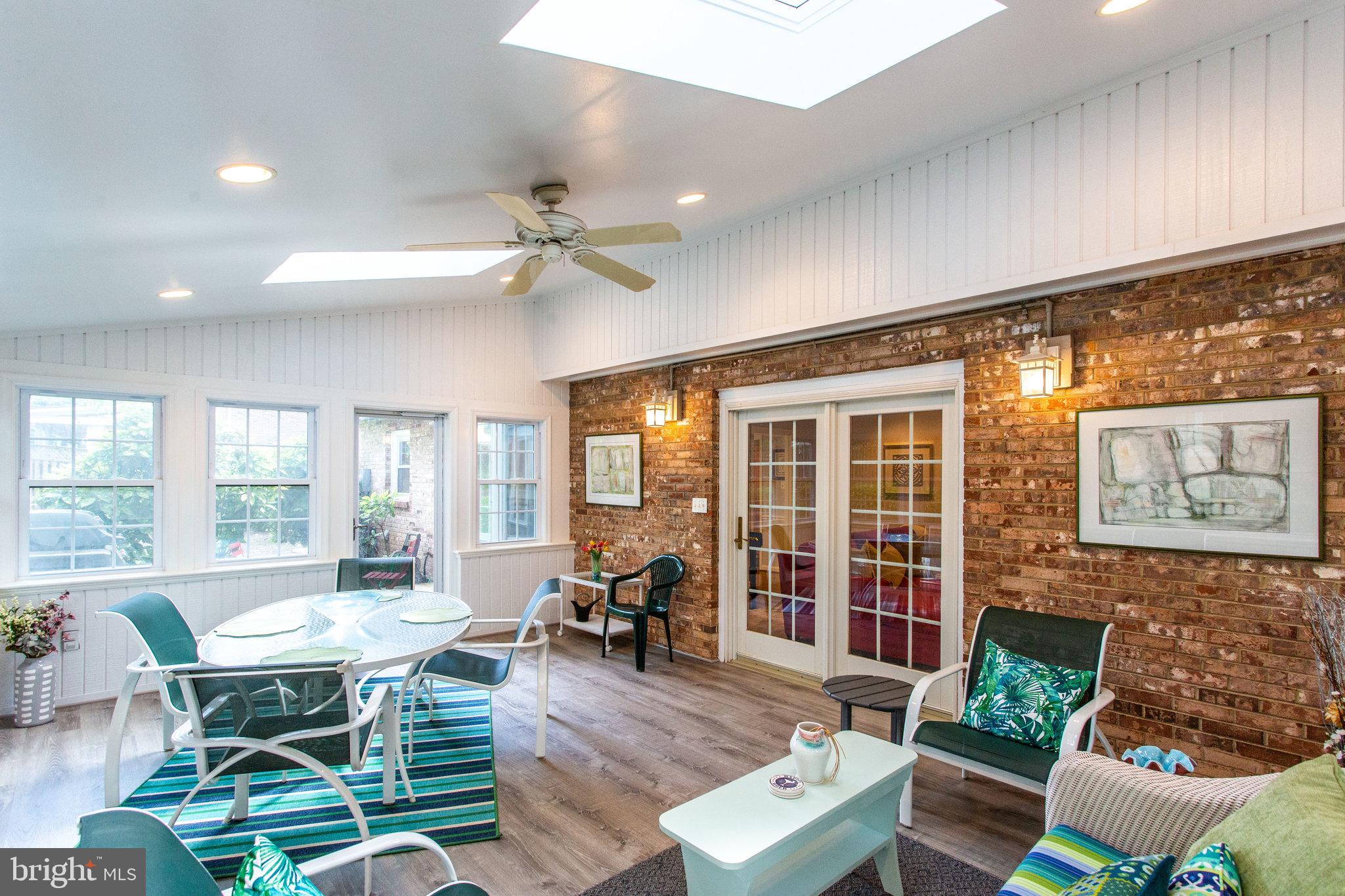 MC LEAN HAMLET - Residential