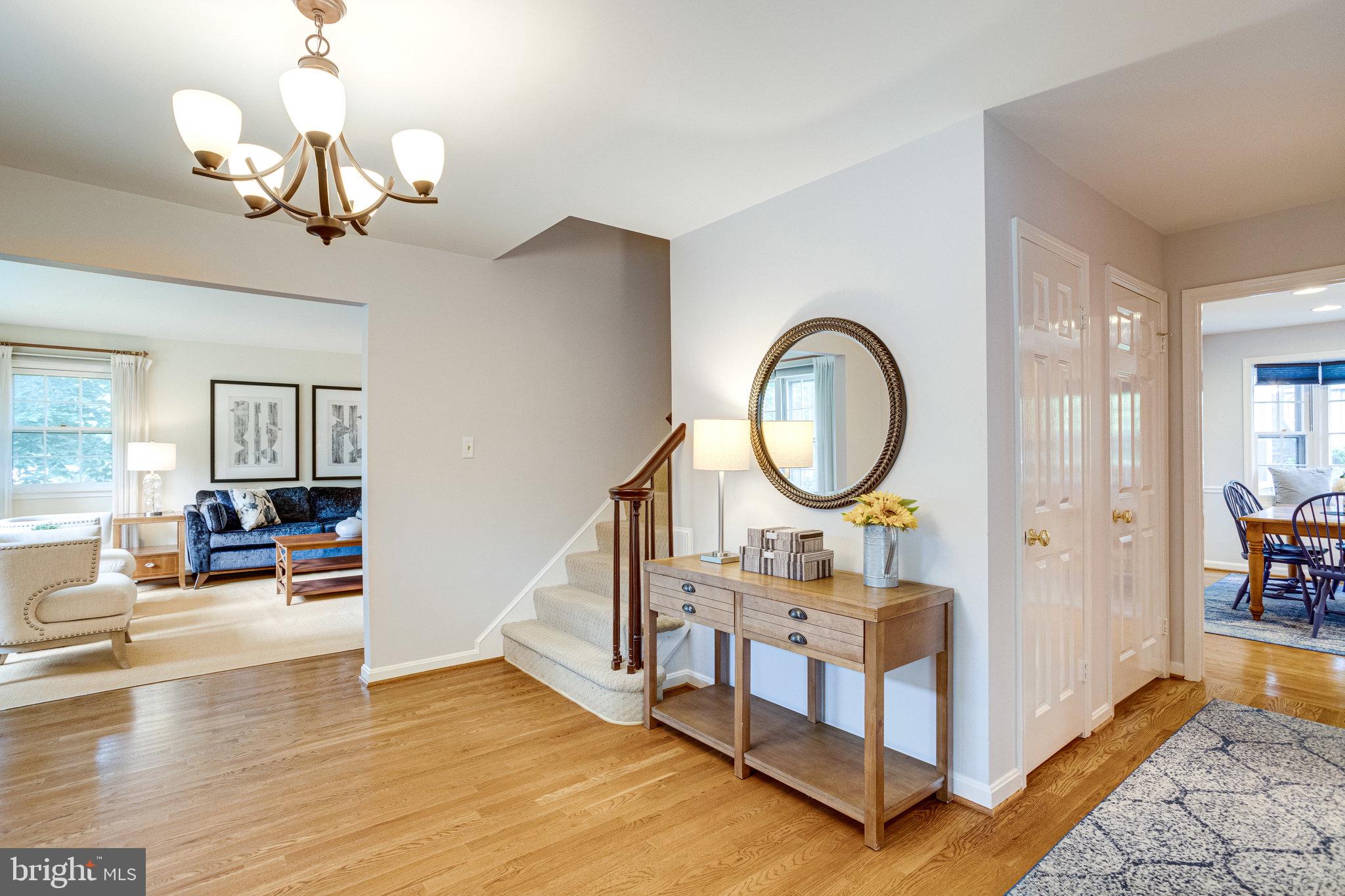 MC LEAN HAMLET - Residential