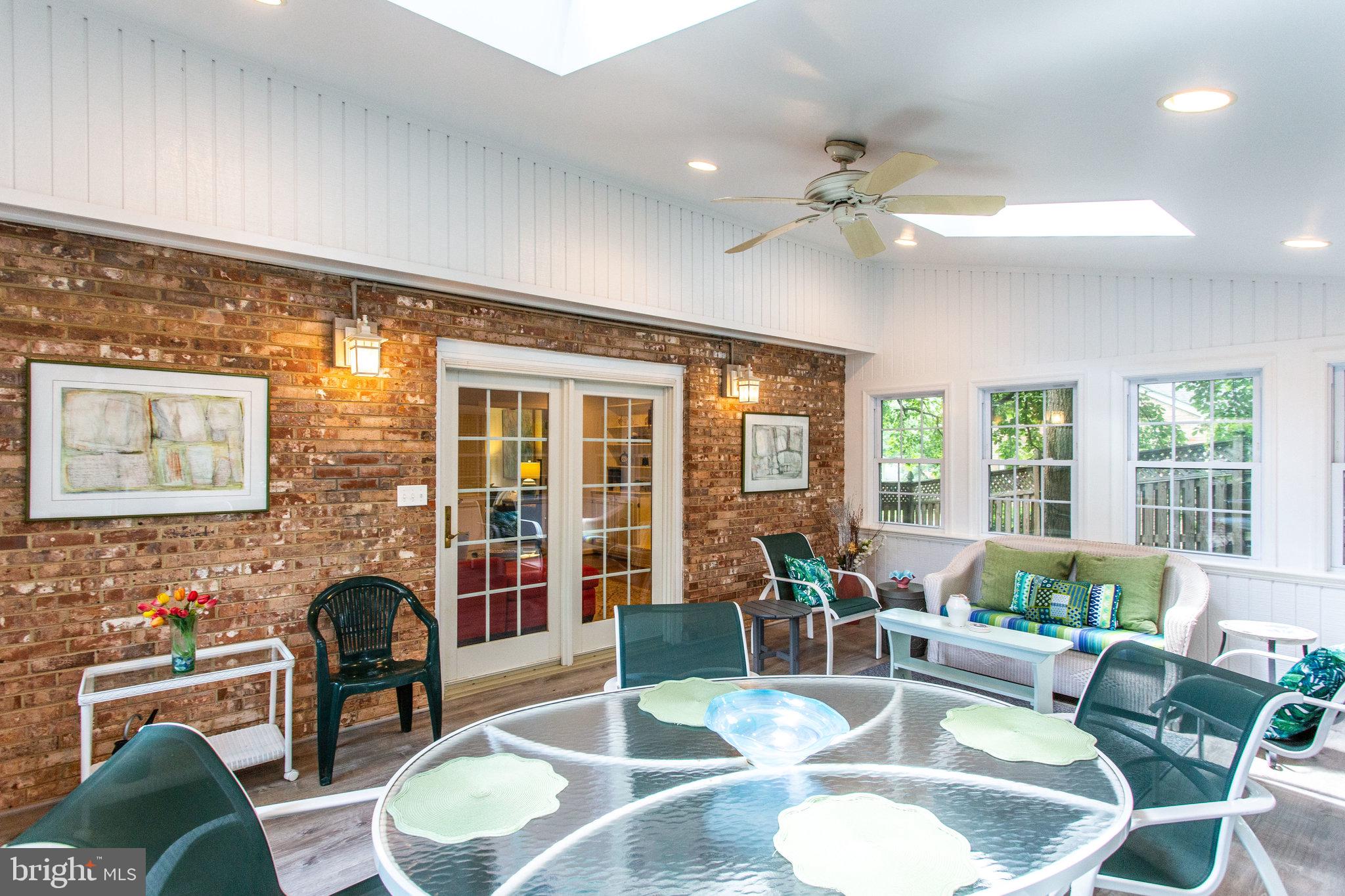 MC LEAN HAMLET - Residential