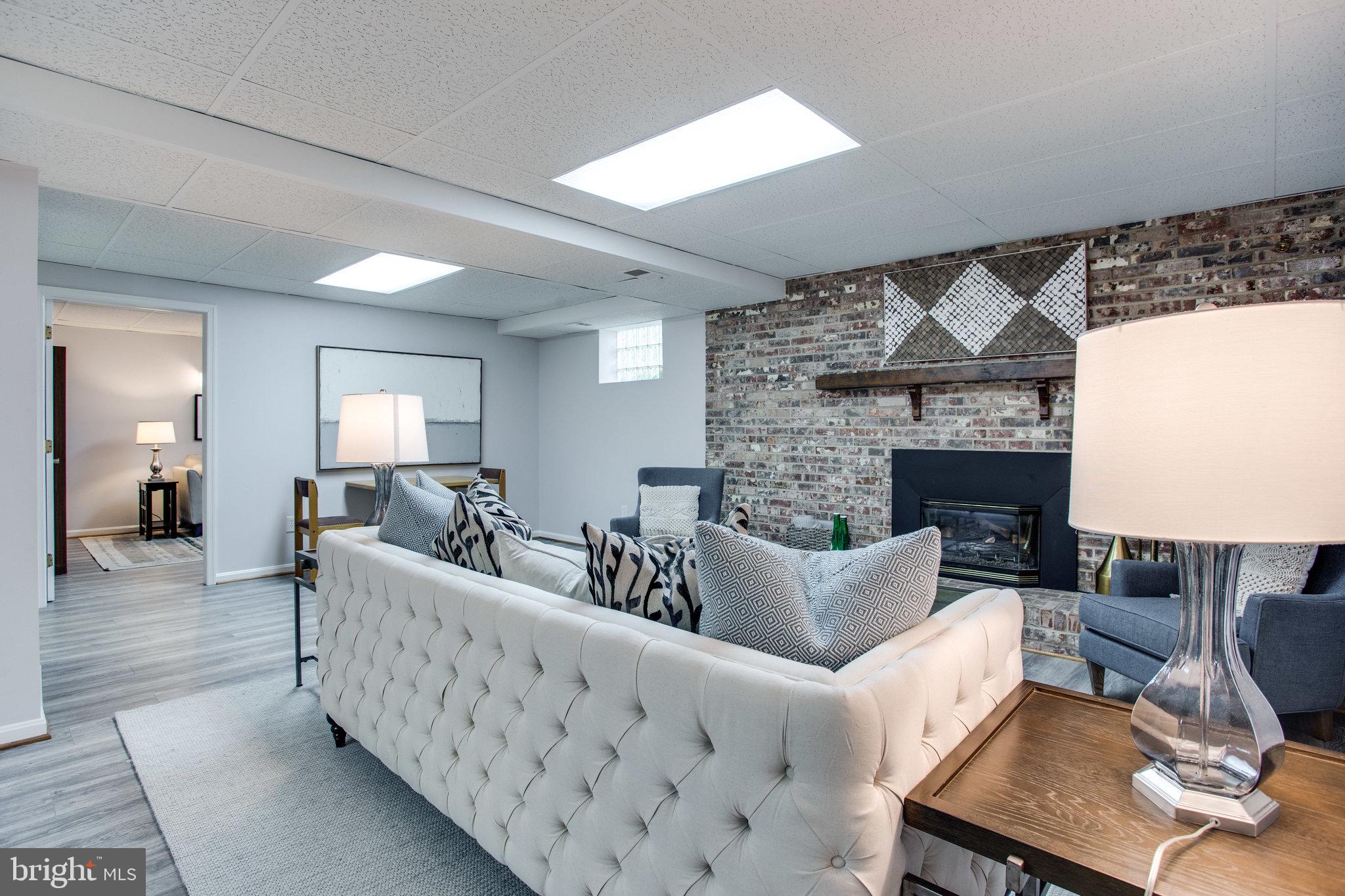 MC LEAN HAMLET - Residential