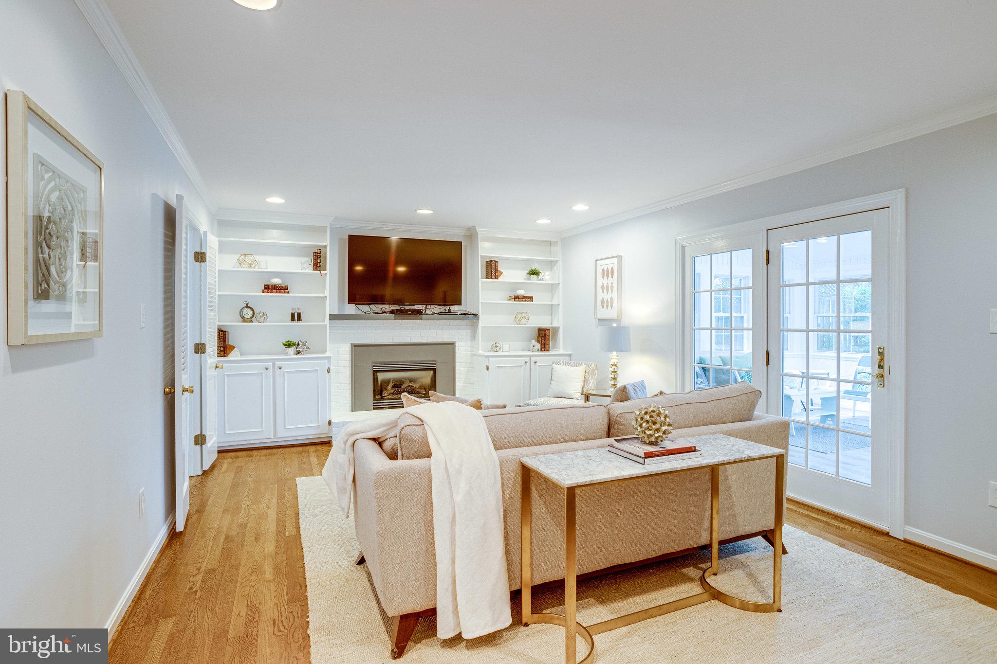 MC LEAN HAMLET - Residential