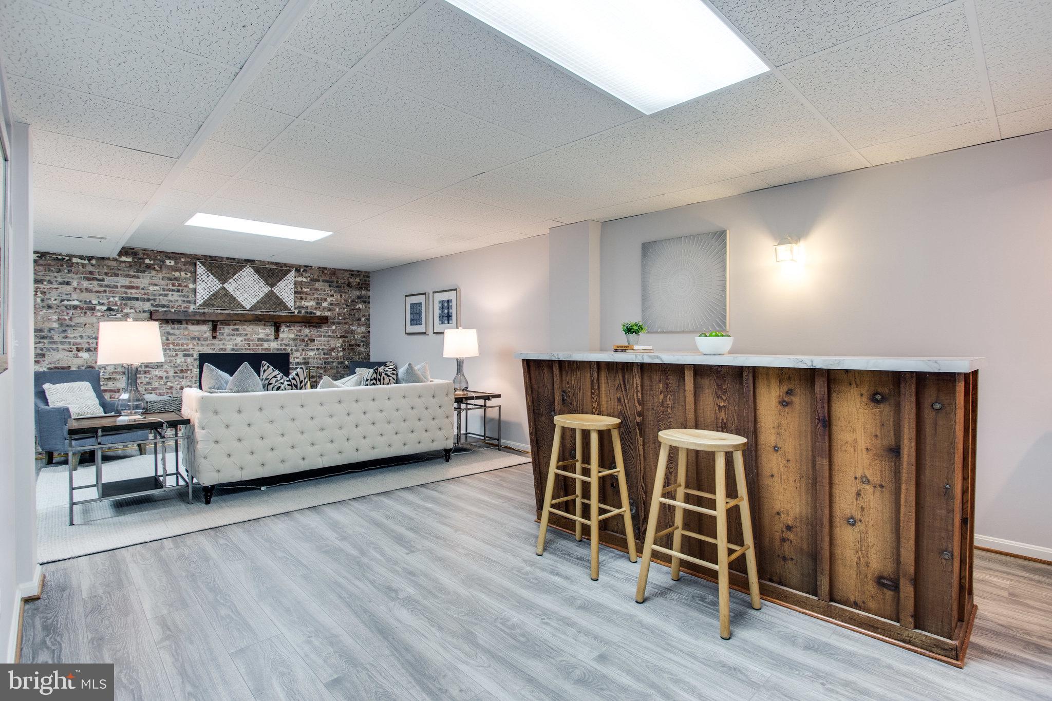 MC LEAN HAMLET - Residential