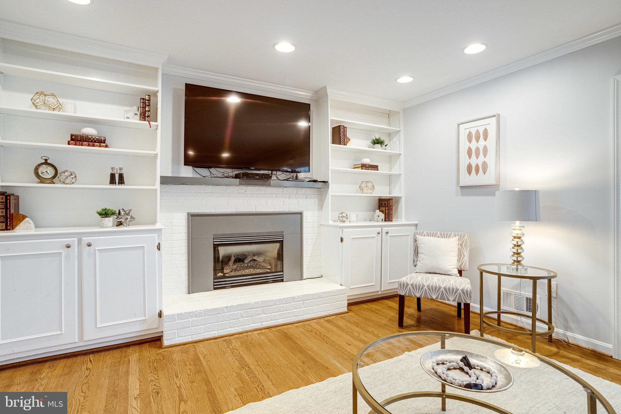 MC LEAN HAMLET - Residential