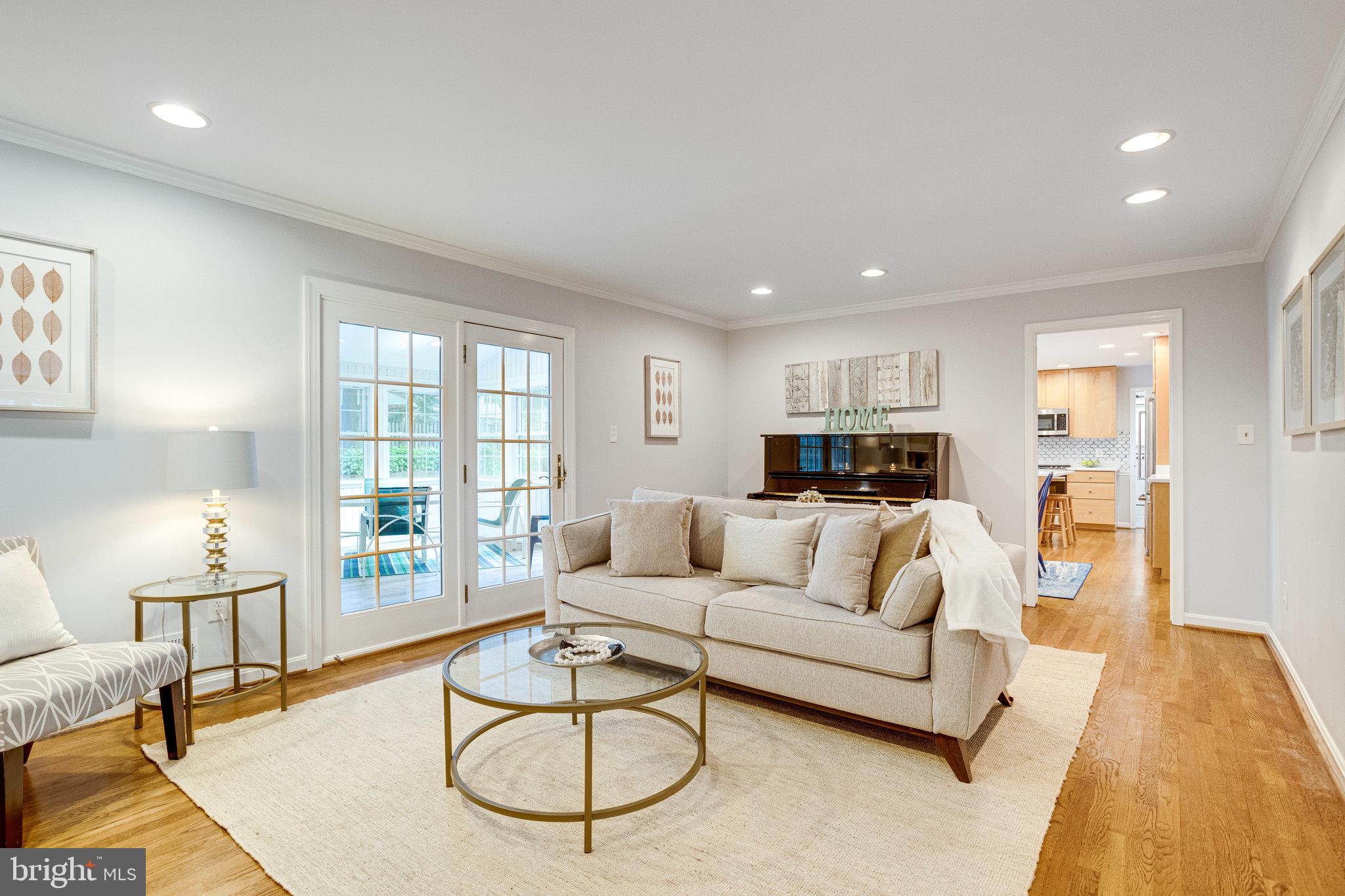 MC LEAN HAMLET - Residential