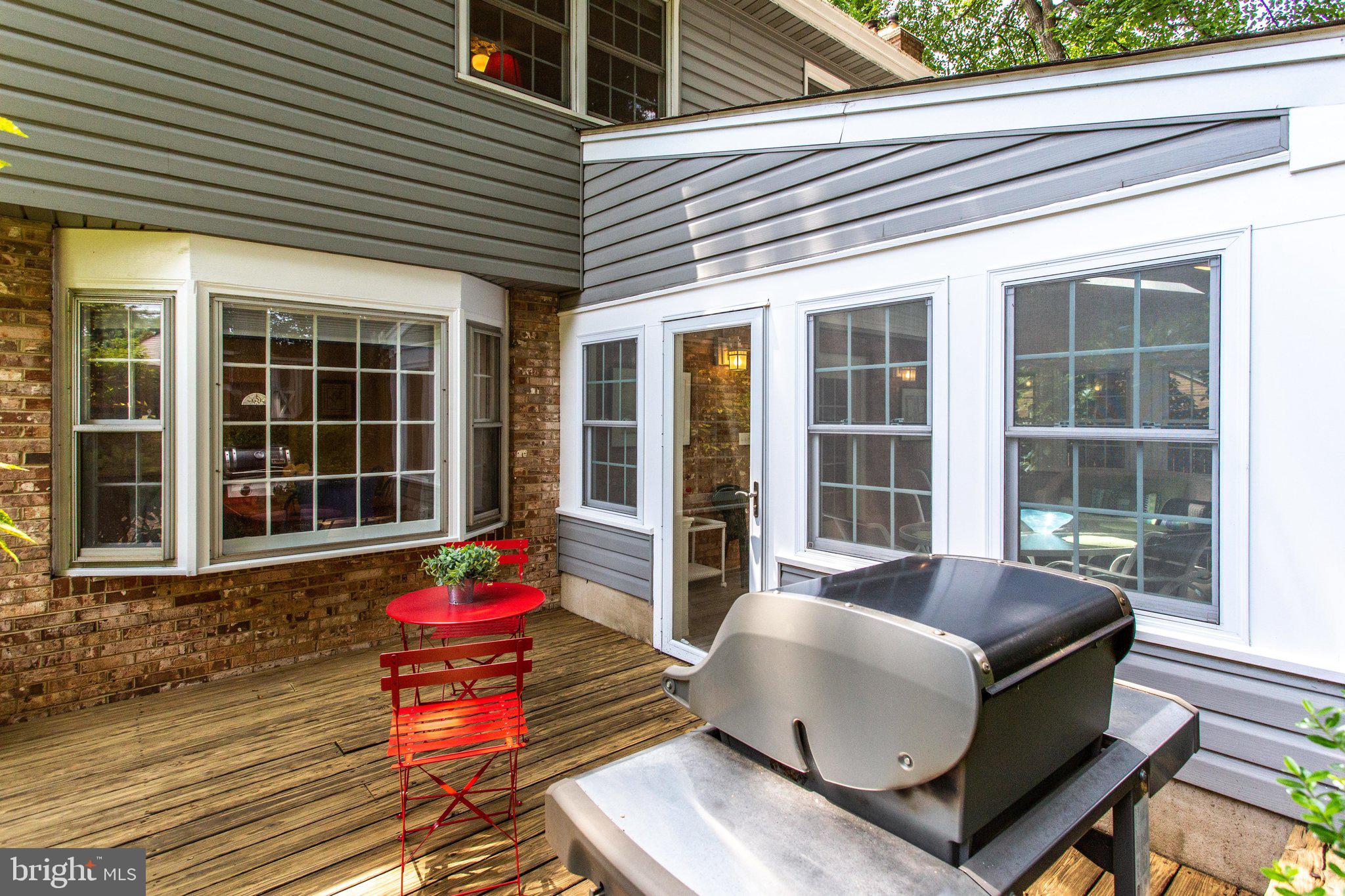 MC LEAN HAMLET - Residential