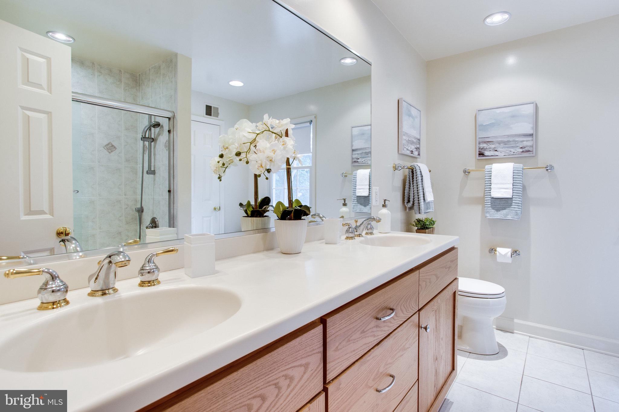 MC LEAN HAMLET - Residential