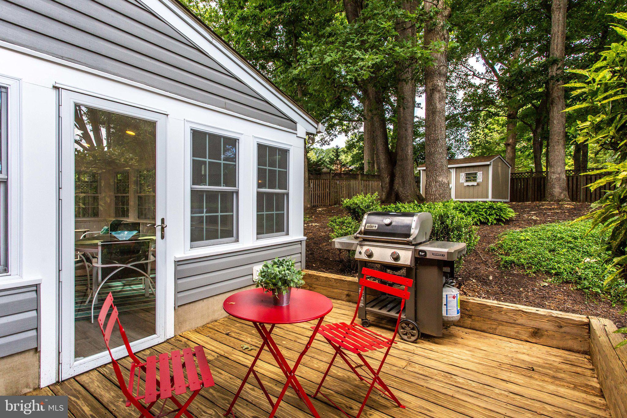 MC LEAN HAMLET - Residential