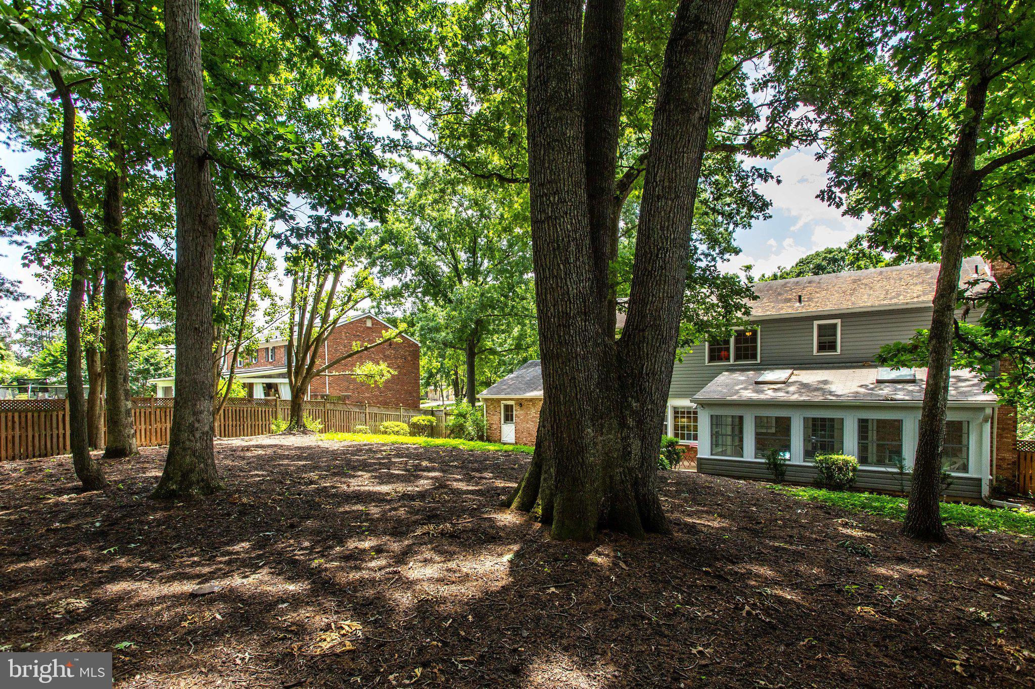 MC LEAN HAMLET - Residential