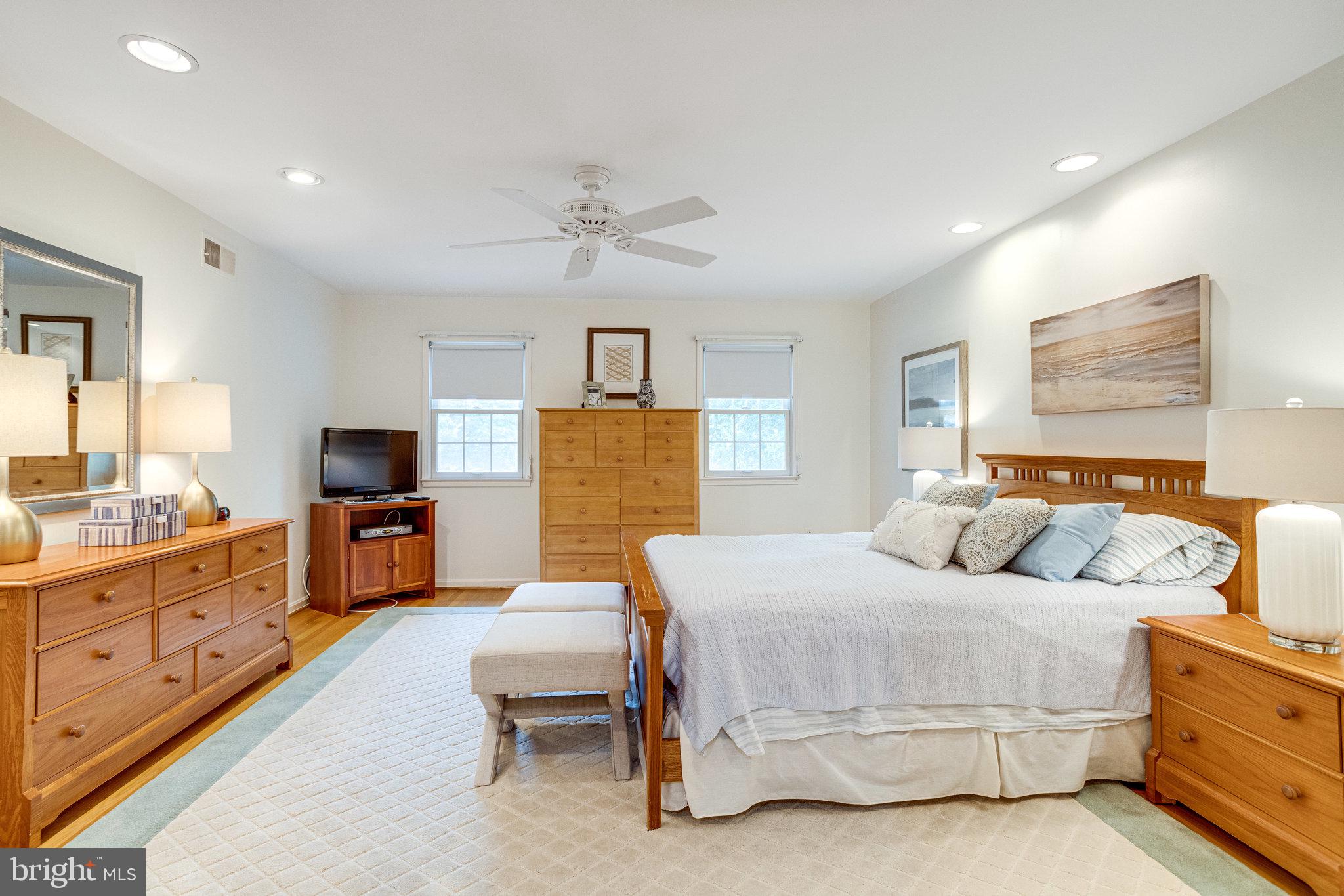 MC LEAN HAMLET - Residential