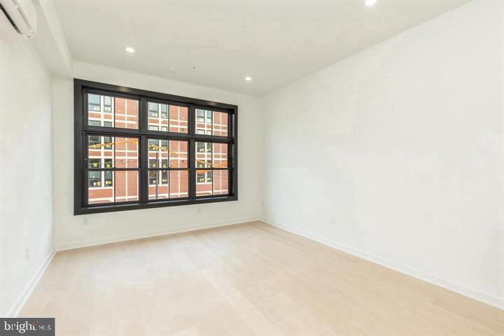 FISHTOWN - Commercial Sale