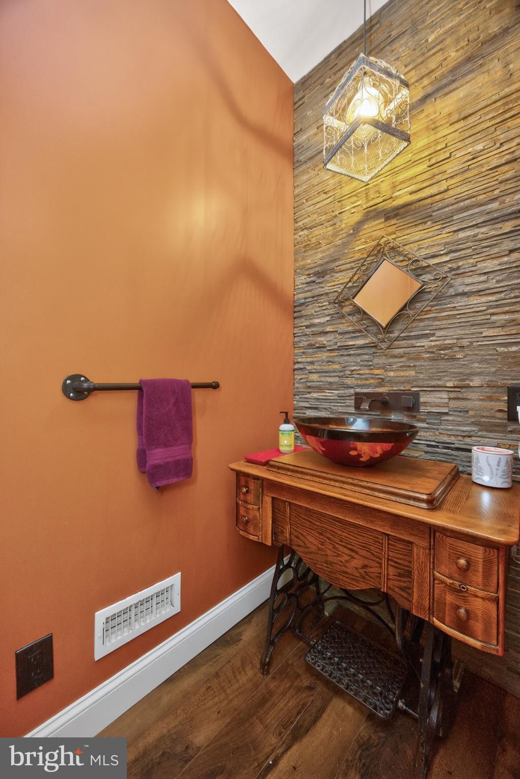 WALNUT SHADE FARM - Residential