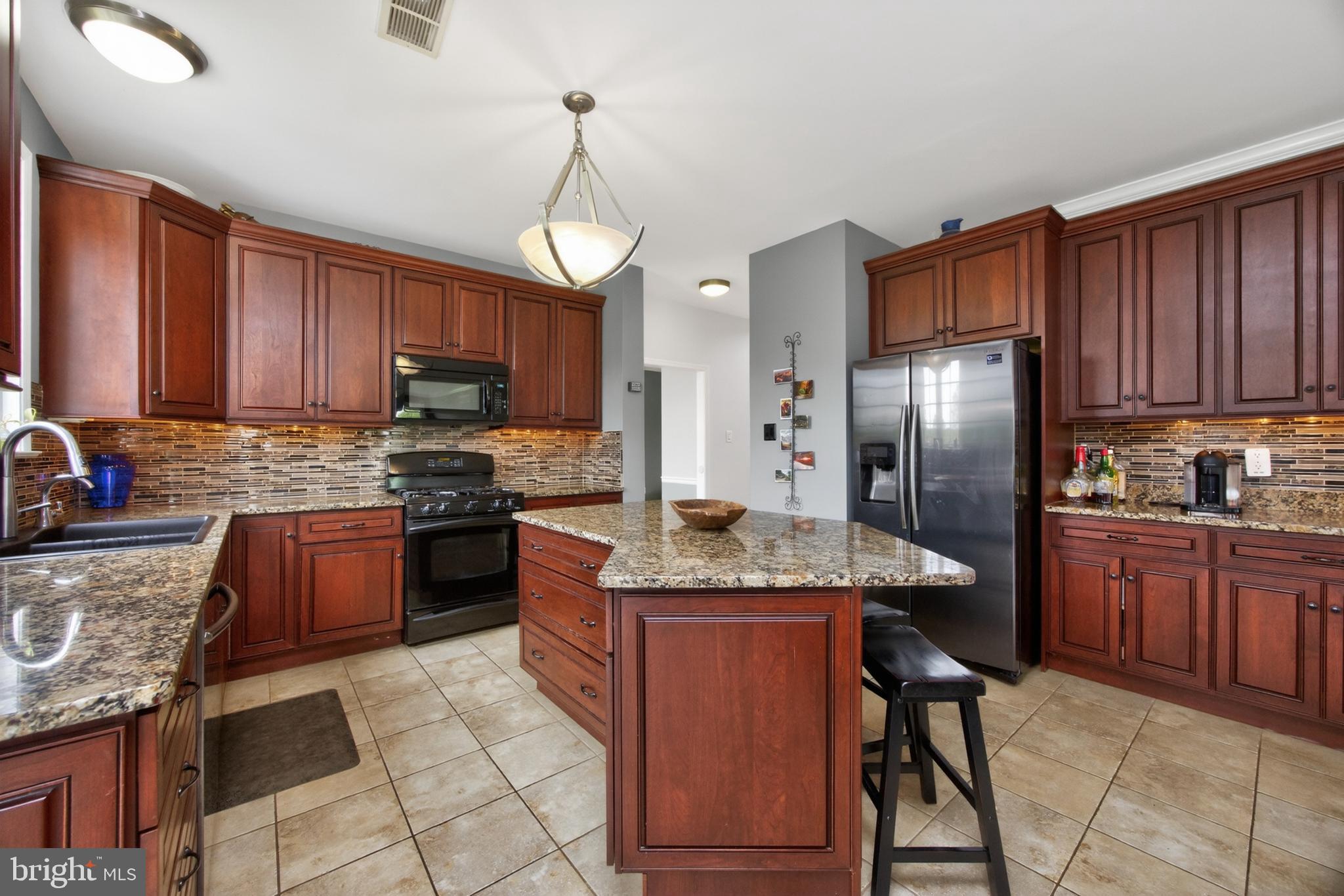WALNUT SHADE FARM - Residential