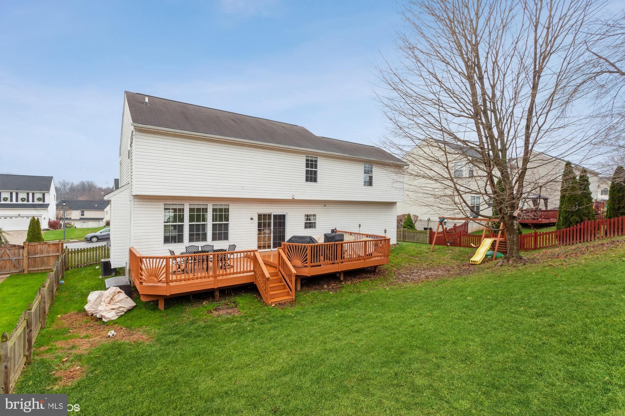 STONERIDGE OVERLOOK - Residential