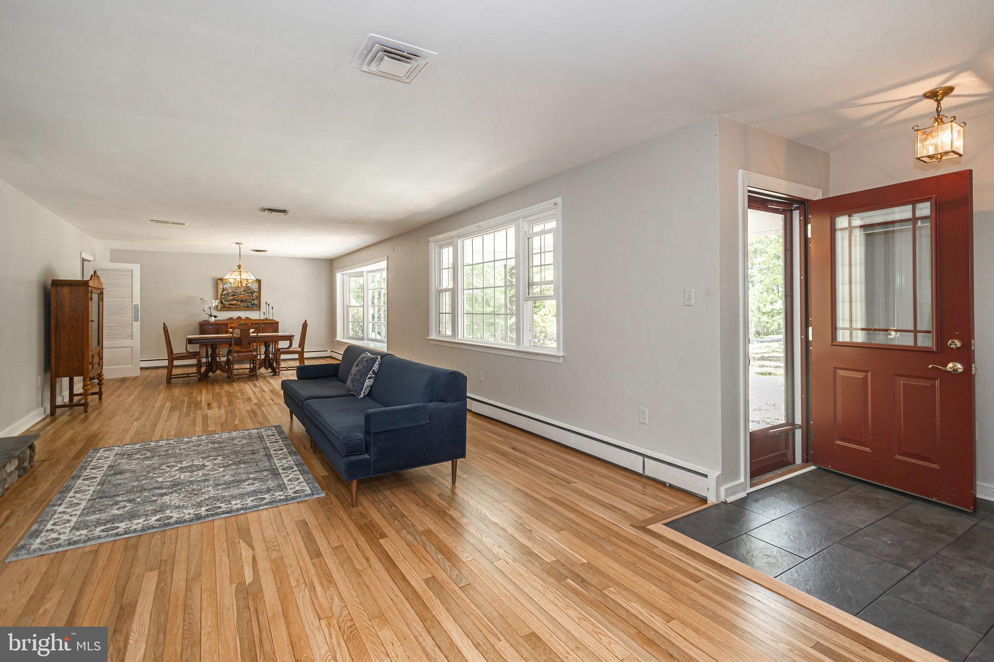 53 SANDYWOOD DRIVE