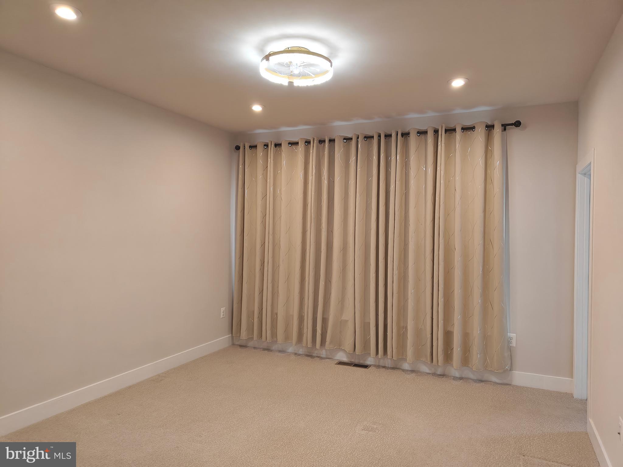 LIBERTY PARK - Residential Lease