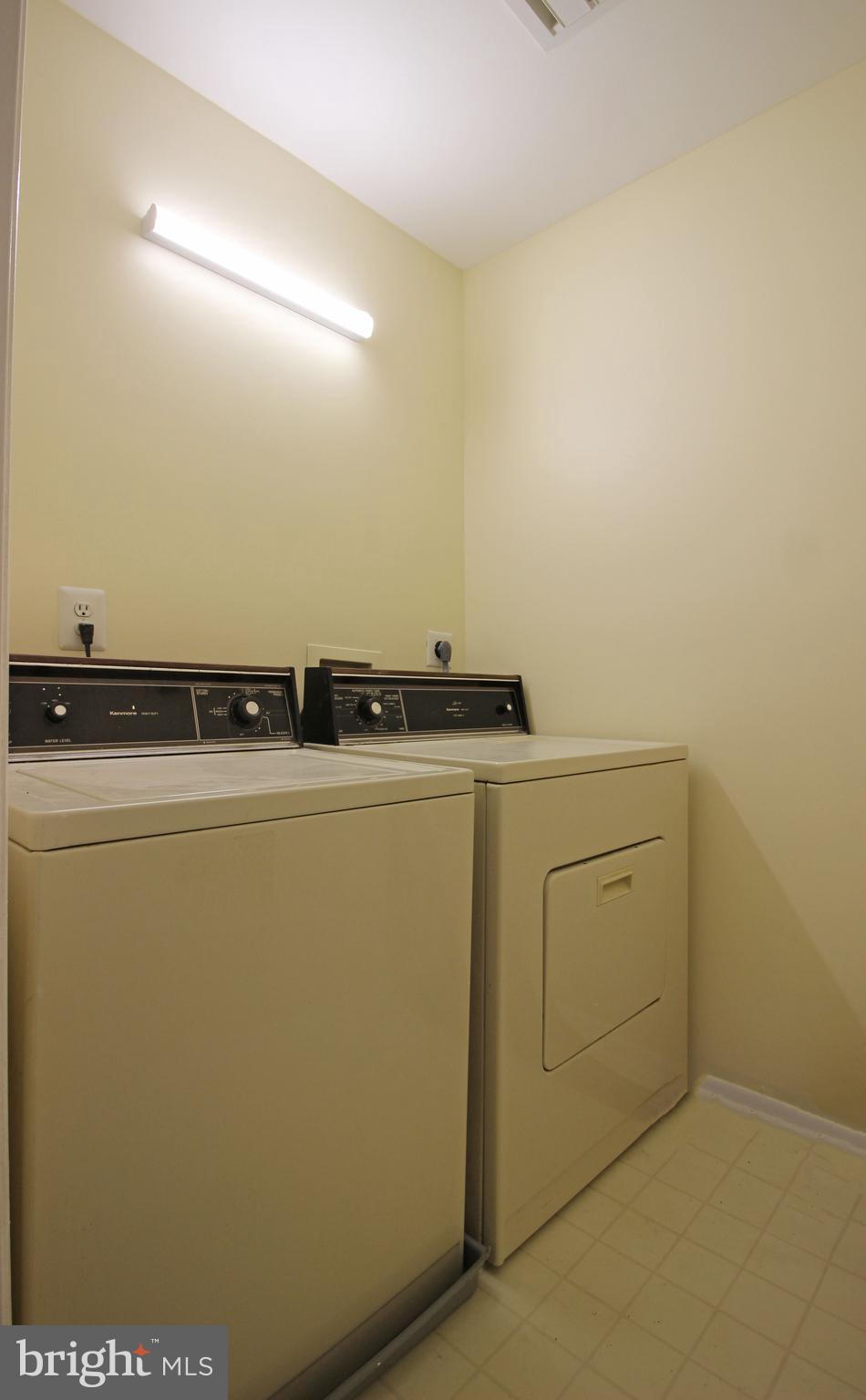 WILLOW WOOD - Residential Lease