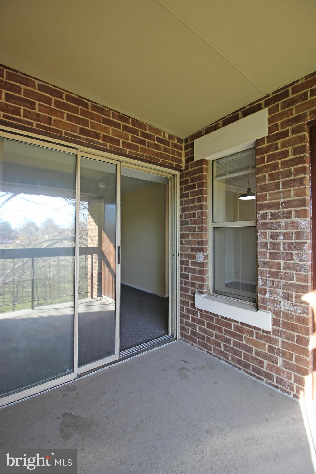 WILLOW WOOD - Residential Lease